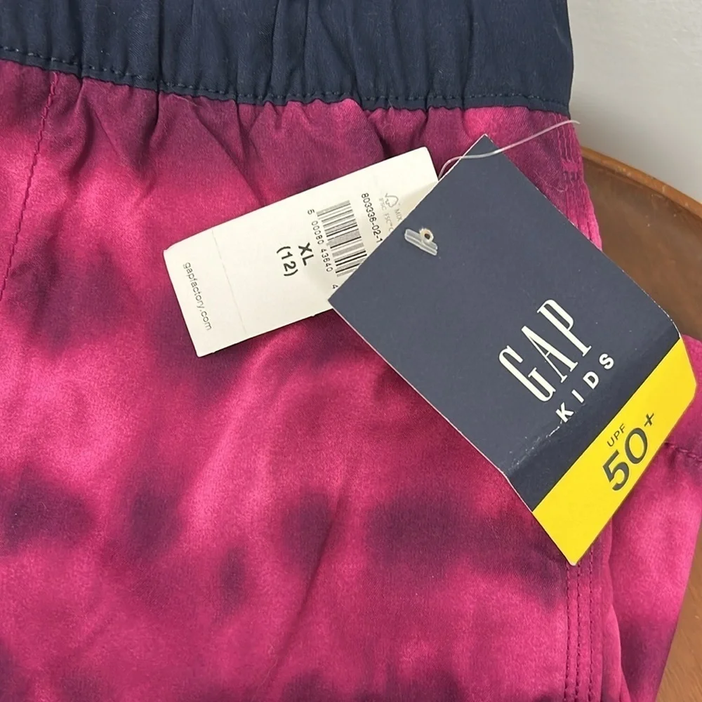 Boys Gap kids size XL/ 12 new colorful swim trunks